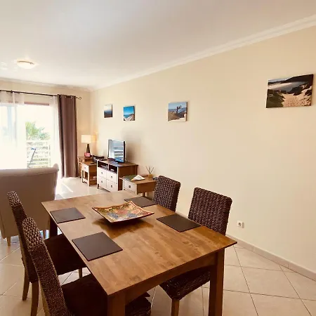 Vista - Shared Pool - 4 Guests - * Albufeira